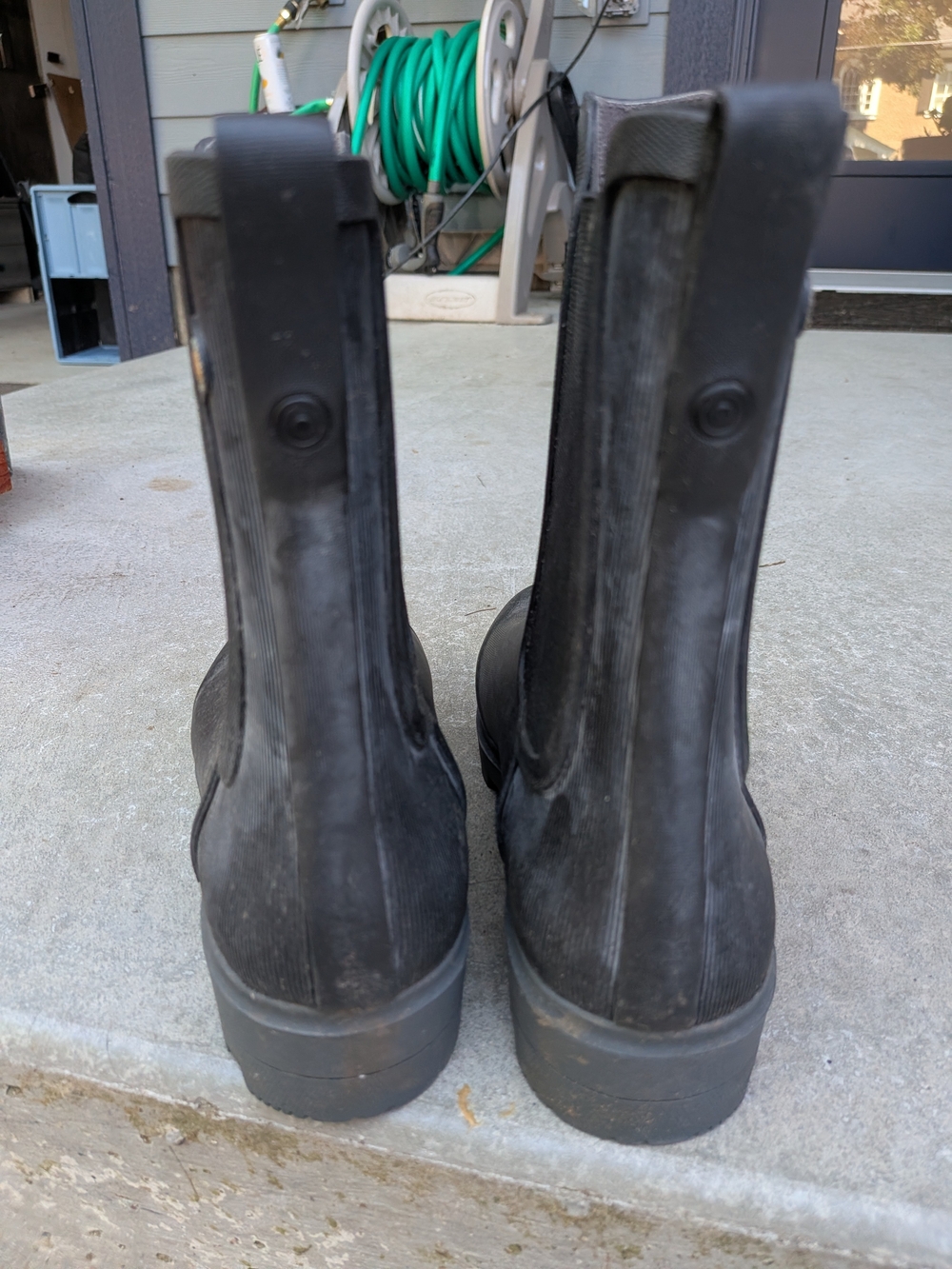 Bogs Black Chelsea-Style Winter Rain Boots - Picture 2 of 6